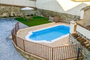 A &ndash; Apartamento elegante con piscina compartida