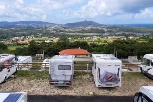 A Frouxeira Camper Park &Aacute;rea de autocaravanas