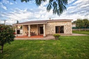 A PEDRIÑA – VIVIENDA TURISTICA CON PISCINA