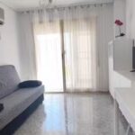 Acogedor apartamento en Daim&uacute;s junto a la playa con parking privado y piscinas comunitarias