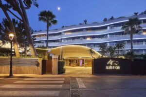 Al&agrave;briga Hotel & Home Suites GL