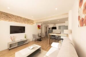 ALAIA ROOMS, Tourist Apartments & Hostel