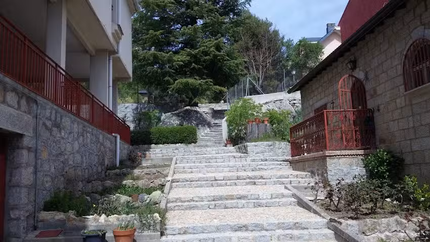 Albergue Collado Mediano &ndash; El Colladito