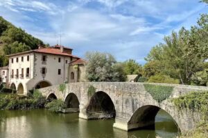 Albergue de peregrinos de la &laquo;Trinidad de Arre&raquo;