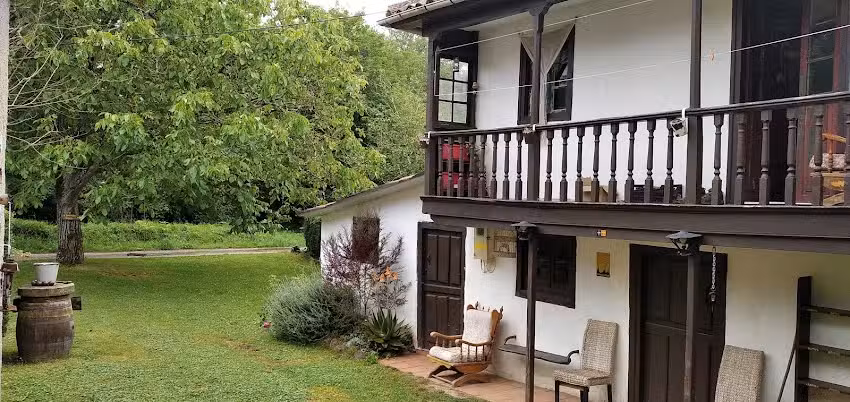 Albergue de Peregrinos La Ferrer&iacute;a de Amandi