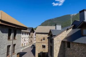 Albergue en Villan&uacute;a &ndash; &laquo;TRITON&raquo;