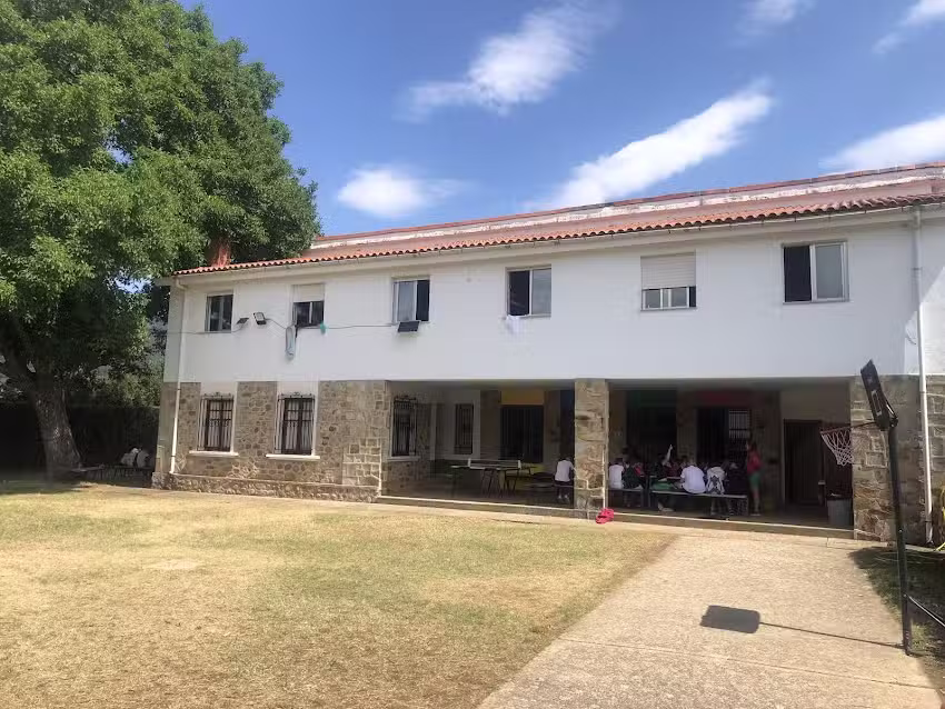 Albergue Francisco Coll &ndash; Veintytress