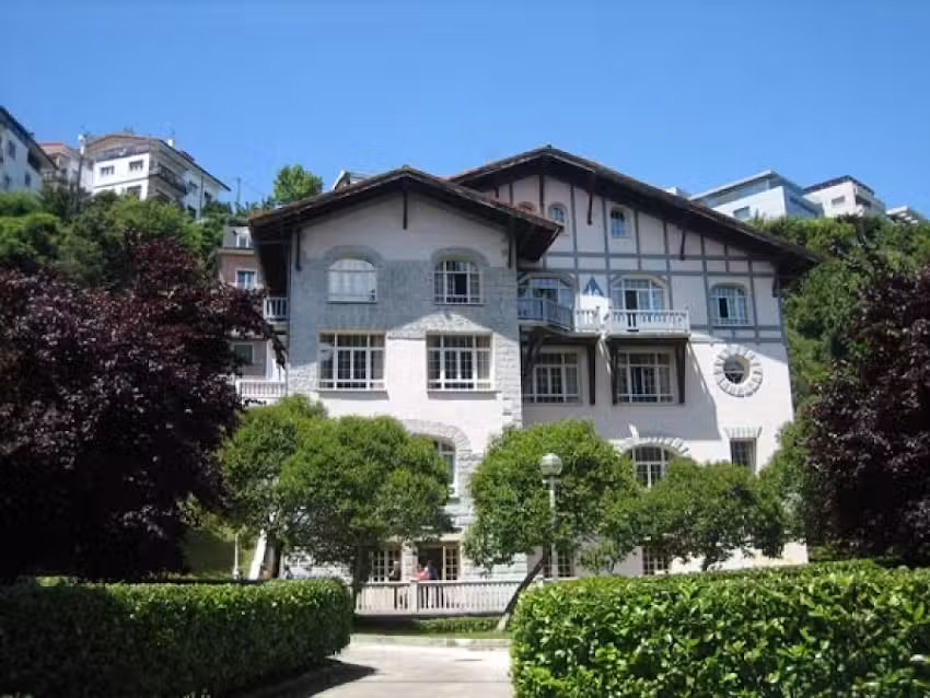 Albergue juvenil Ondarreta &ndash; La Sirena