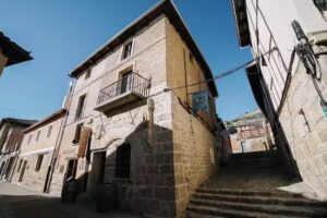 Albergue Rosal&iacute;a / Pilgrim Hostel Camino de Santiago