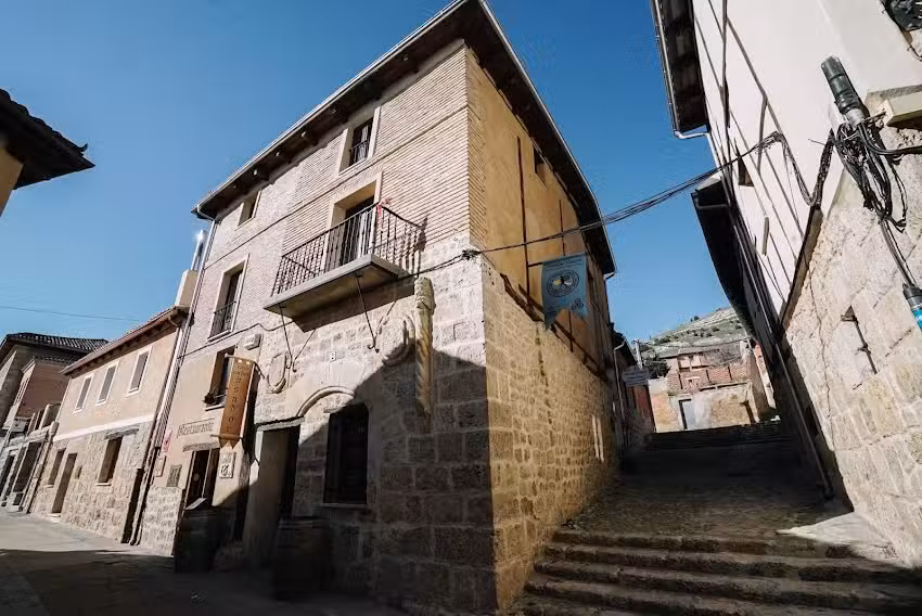 Albergue Rosal&iacute;a / Pilgrim Hostel Camino de Santiago