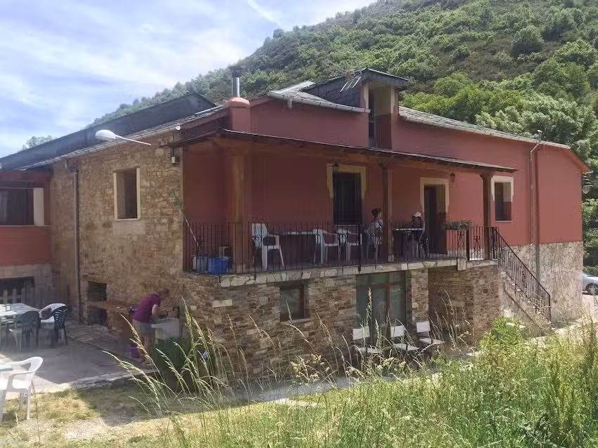 Albergue San Froil&aacute;n (CERRADO DEFINITIVAMENTE)