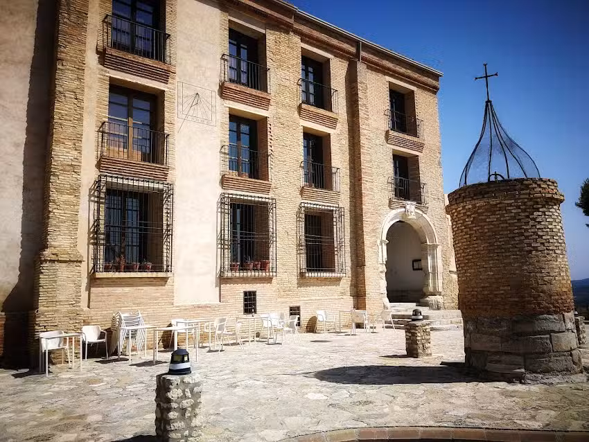 Albergue Santuario de Monegros, Leci&ntilde;ena