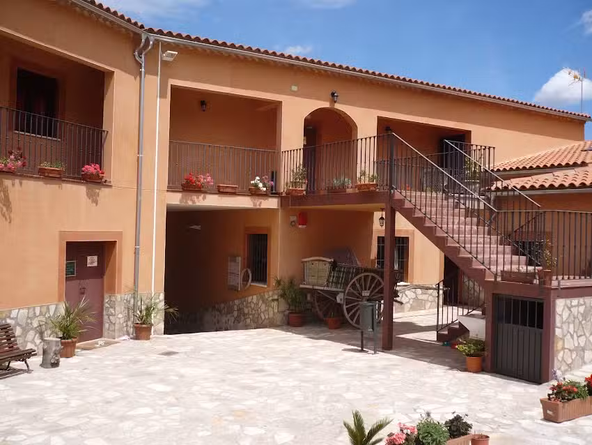 Albergue Serranilla Campamentos Juveniles y Familiares