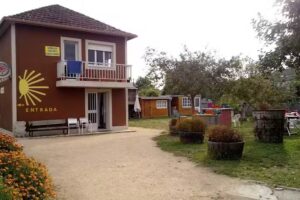 Albergue Tur&iacute;stico Catro Canos