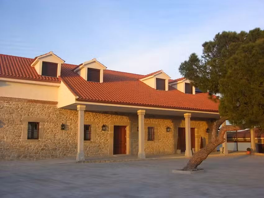 Albus Albi Hotel y Apartamentos Rurales en Madrid