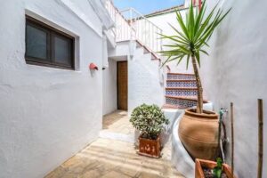 Alcaucin town house with splash pool