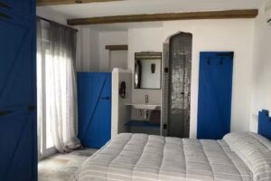 Alojamiento con terraza y vistas en Casares