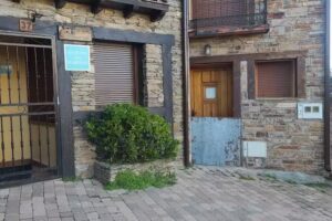 Alojamientos El Horno ( Se facilitan pases al Hayedo )