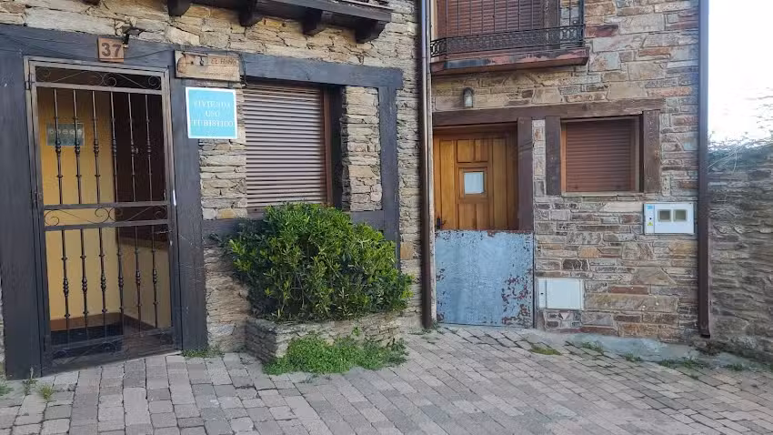 Alojamientos El Horno ( Se facilitan pases al Hayedo )