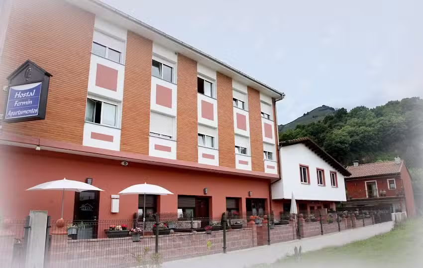 Alojamientos Ferm&iacute;n