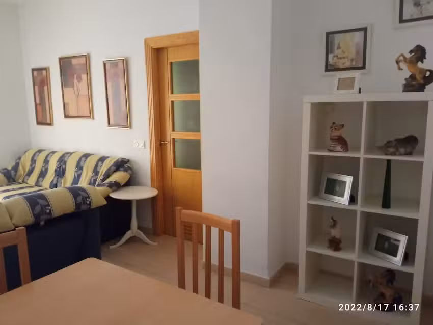 Alojamientos Roquetas de Mar. 2 pisos tur&iacute;sticos a 50 metros de la playa