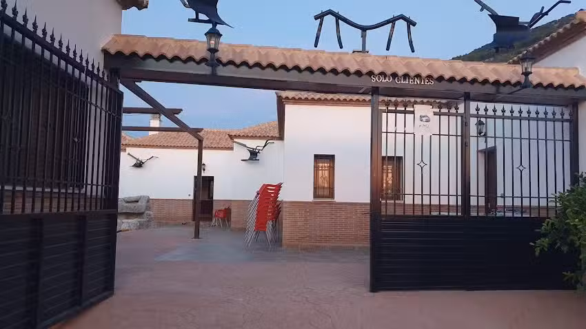 Alojamientos Rurales La Dehesa del Acebuche