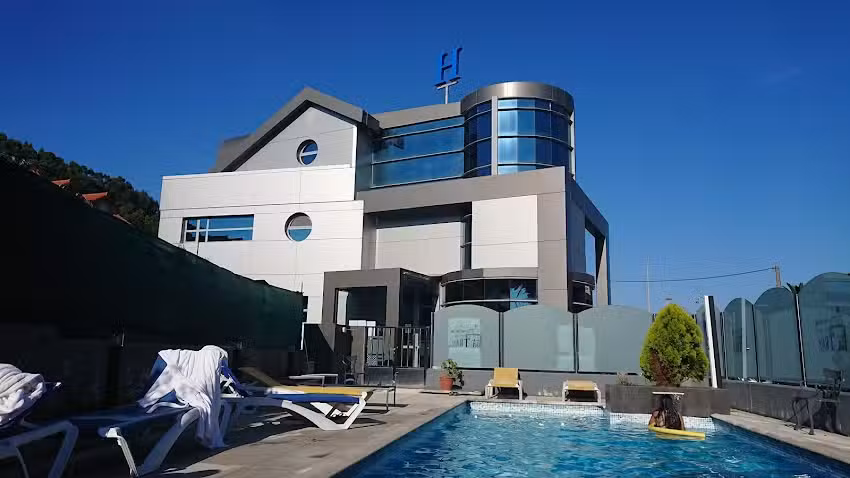 Alojamientos Tur&iacute;sticos la Traina