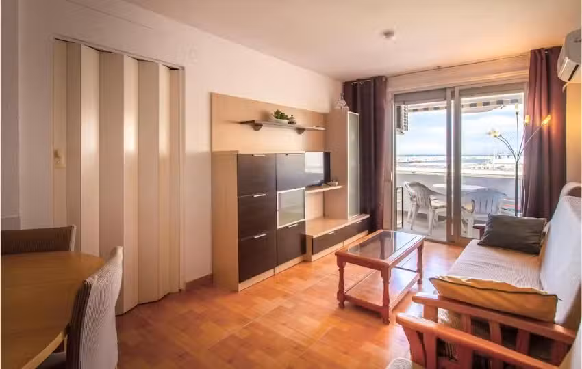Amazing apartment in Gandia with 2 Bedrooms