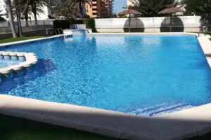 Apartamento con patio en Daim&uacute;s ni&ntilde;os y mascotas consultar