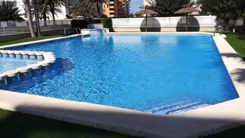 Apartamento con patio en Daim&uacute;s ni&ntilde;os y mascotas consultar