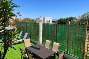 Apartamento de un dormitorio con jardin