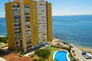 Apartamento en la orilla de Calahonda