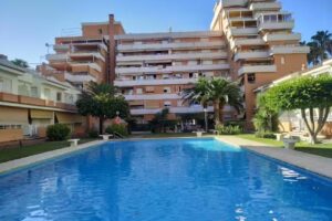Apartamento en Playa de Gandia con piscina