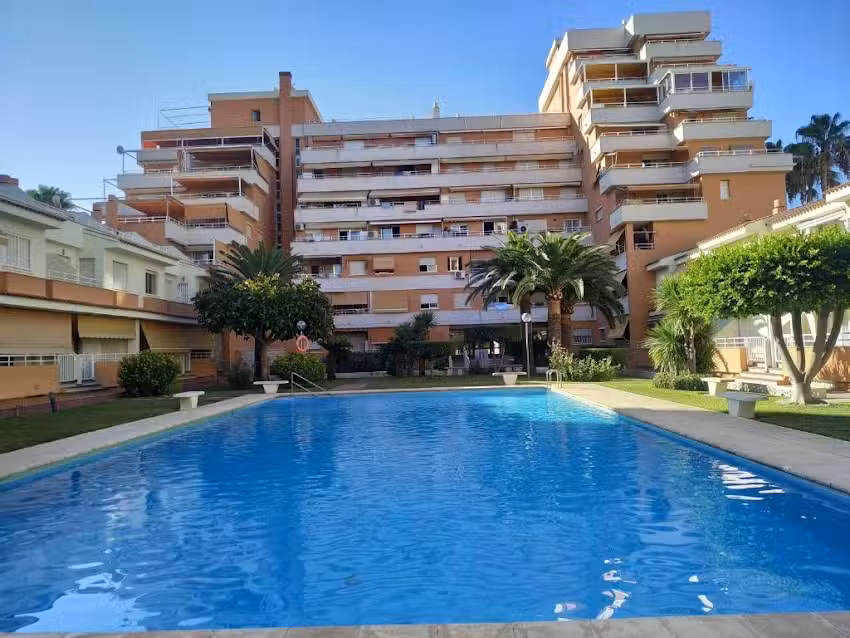Apartamento en Playa de Gandia con piscina