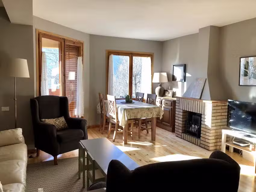 Apartamento familiar La Closa con vistas