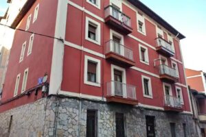 Apartamento tur&iacute;stico Barakaldo -Acogedora buhardilla pr&oacute;xima al BEC y a 15 min BILBAO