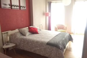 Apartamento Tur&iacute;stico Pamplona &ndash; Ayla Ayuntamiento