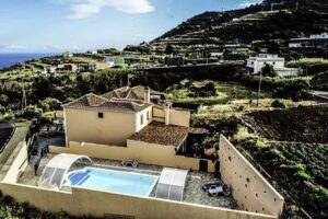 Apartamento y Casa El Correo