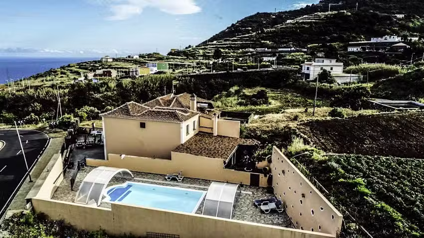 Apartamento y Casa El Correo