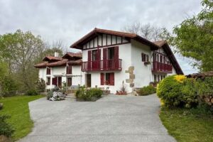 Apartamentos Agi&ntilde;aga &ndash; Casa Rural en Irun