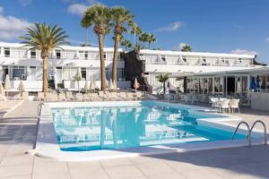 Apartamentos Arena Dorada