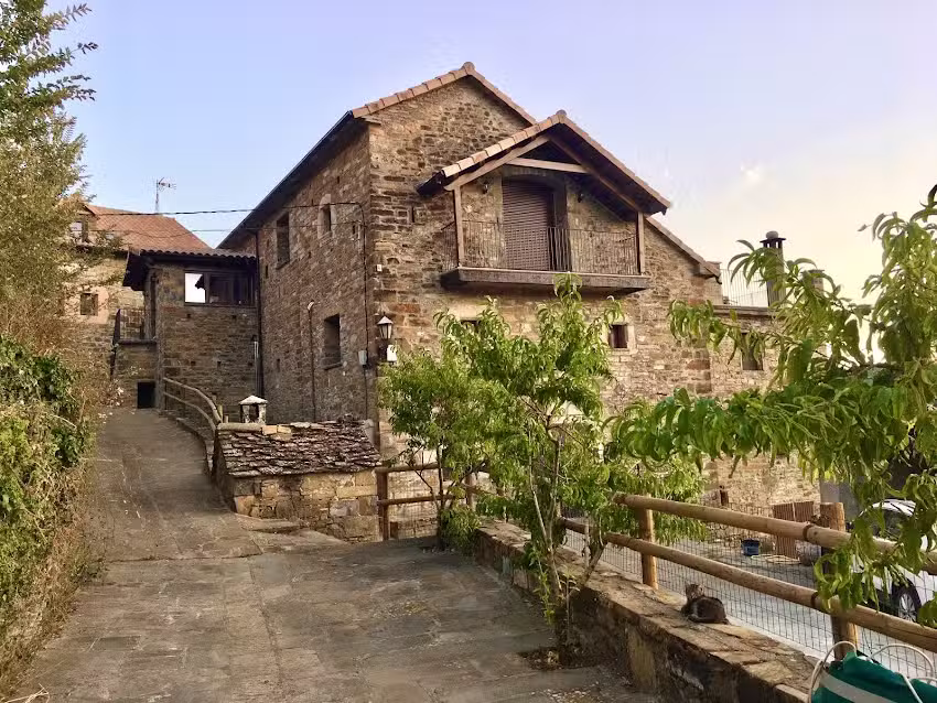 Apartamentos Bajo Pe&ntilde;a. Aptos San Lorien