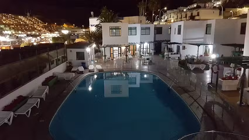 Apartamentos Boston S.L.