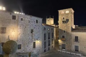 APARTAMENTOS C&Aacute;CERES