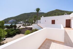 Apartamentos Cala Llonga Playa