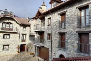 Apartamentos Casa Isabal&eacute; | Biescas