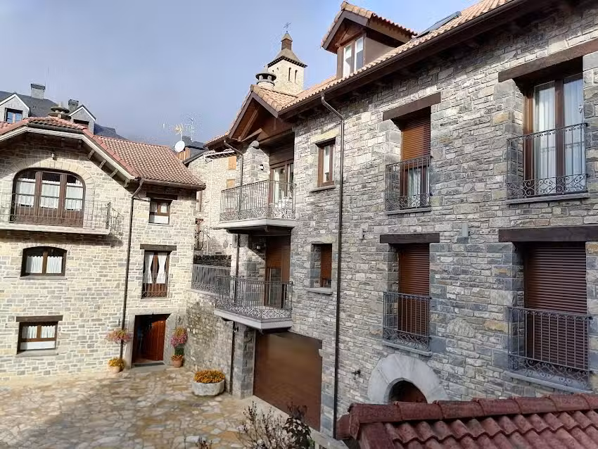 Apartamentos Casa Isabal&eacute; | Biescas