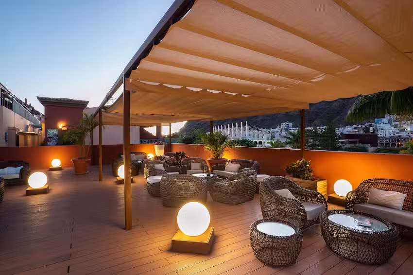 Apartamentos Cordial Mog&aacute;n Valle