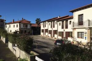 Apartamentos El Cardeo