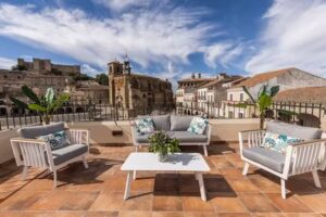 Apartamentos El Patio Plaza Mayor Trujillo